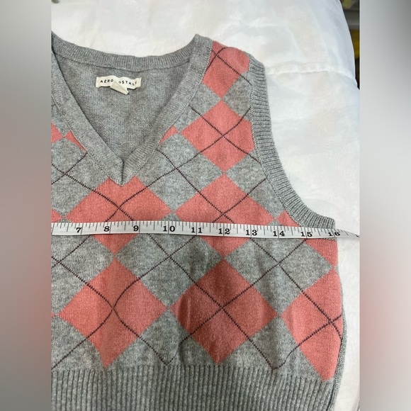 Aeropostale Grey Pink argyle cropped sweater vest Size Small - Picture 5 of 7